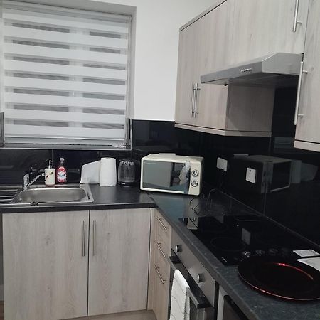 Jj Serviced Apartment - Close To Tube Station & Near Central London & Wembley Northolt  Exteriér fotografie