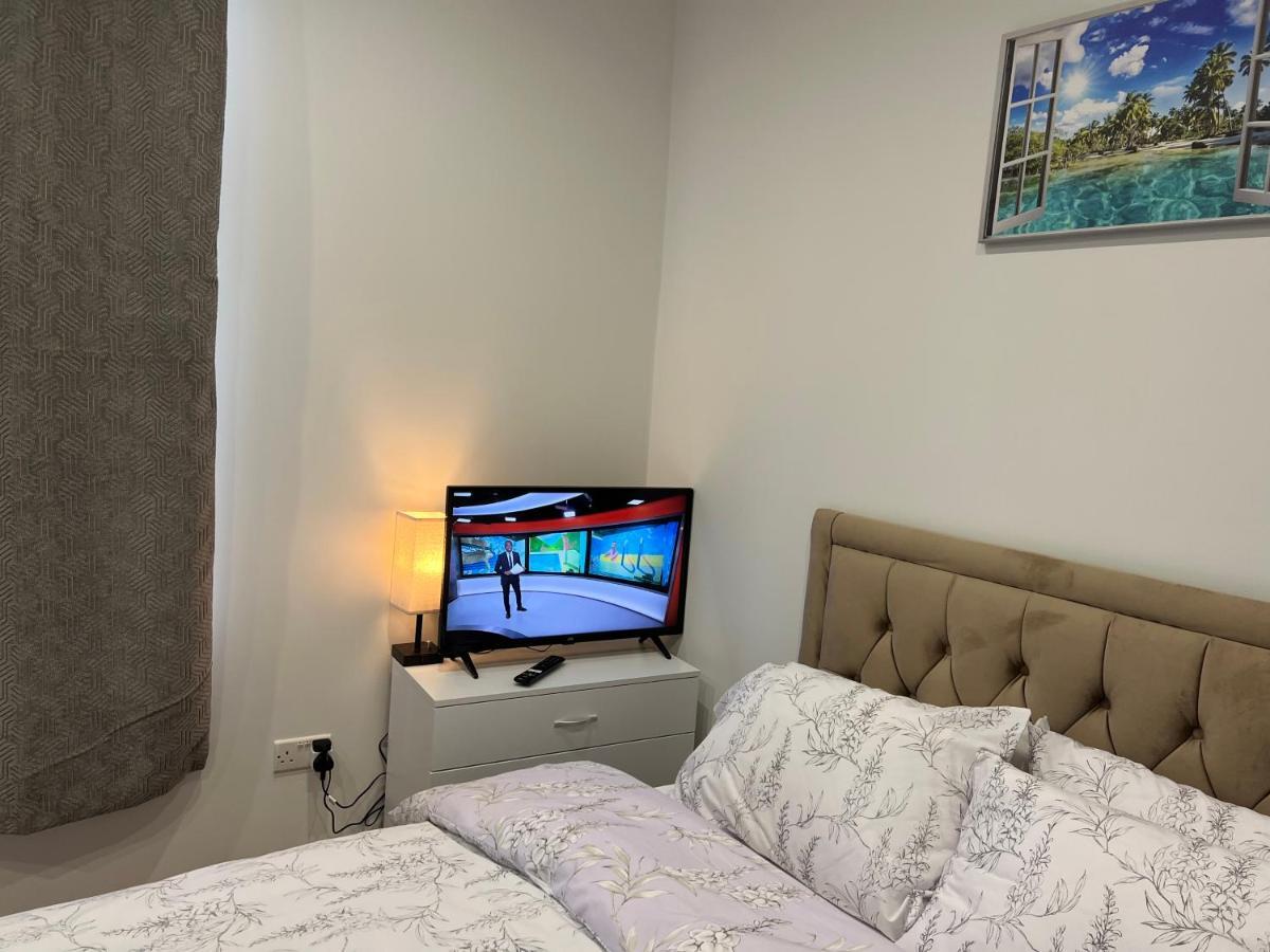 Jj Serviced Apartment - Close To Tube Station & Near Central London & Wembley Northolt  Exteriér fotografie