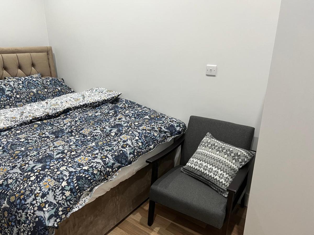 Jj Serviced Apartment - Close To Tube Station & Near Central London & Wembley Northolt  Exteriér fotografie