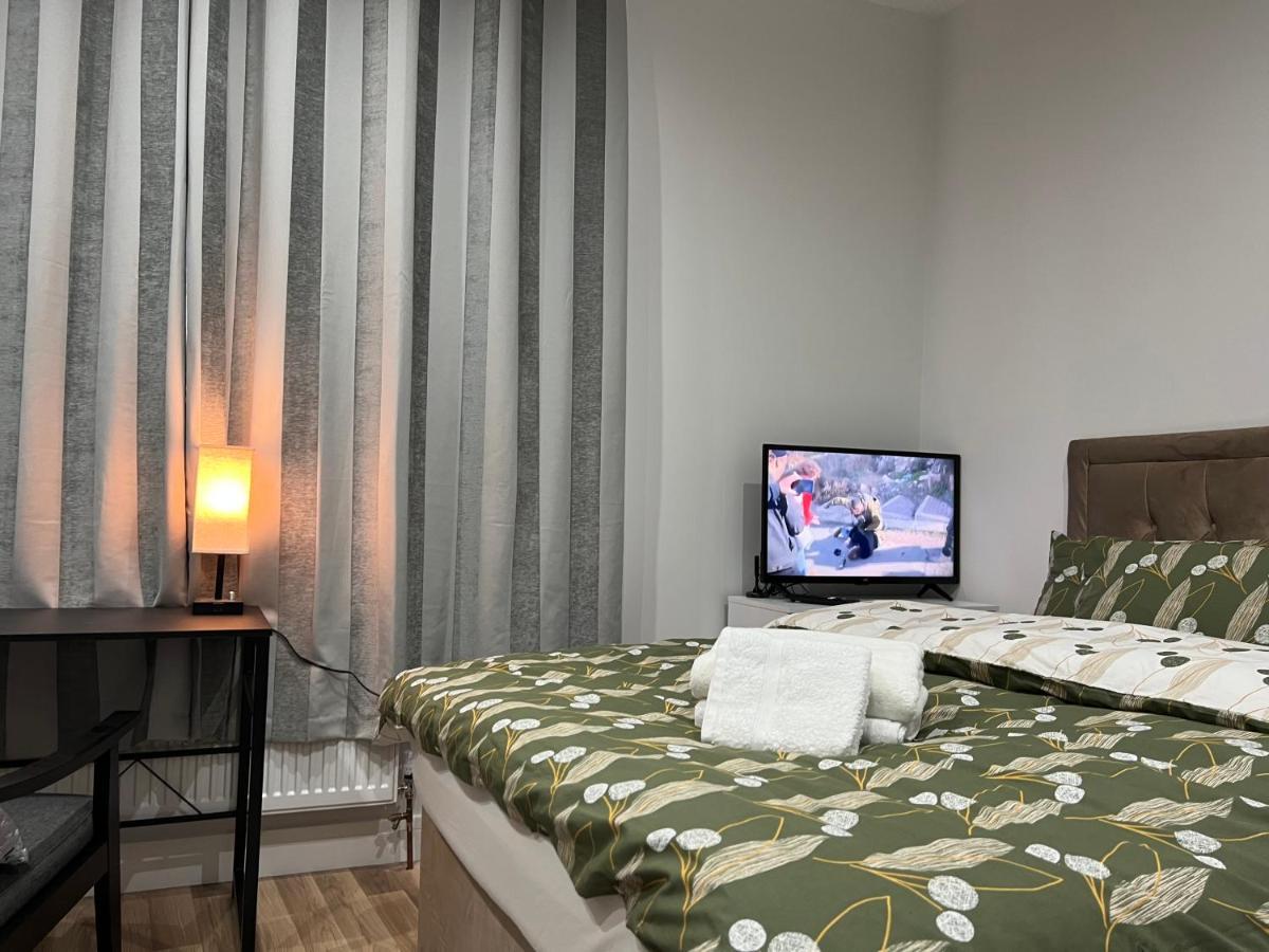 Jj Serviced Apartment - Close To Tube Station & Near Central London & Wembley Northolt  Exteriér fotografie
