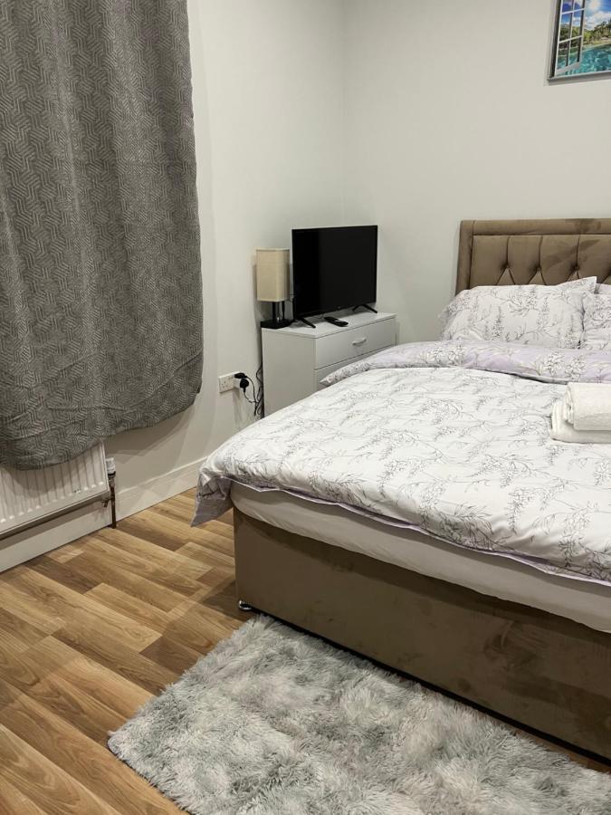 Jj Serviced Apartment - Close To Tube Station & Near Central London & Wembley Northolt  Exteriér fotografie